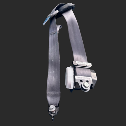 3rd Row Middle Seatbelt