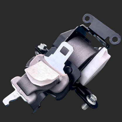 3rd Row Middle Seatbelt