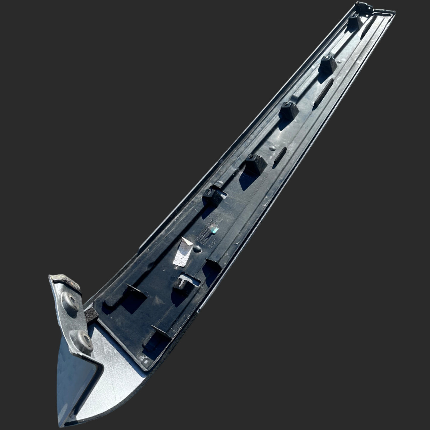 Driver (LH) Centre Roller Cover