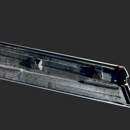 Driver (LH) Centre Roller Cover