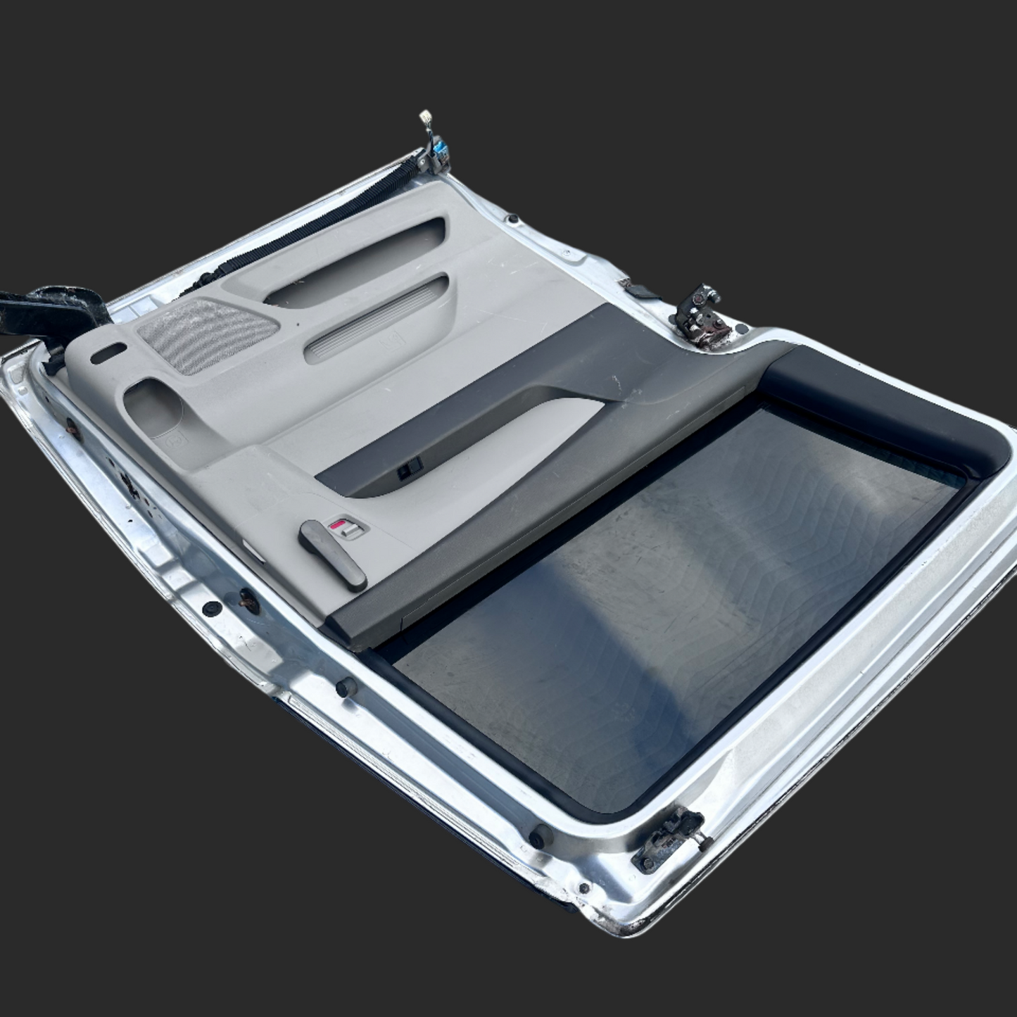 Driver (LH) Manual Sliding Door